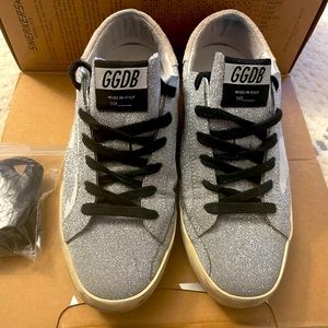 Golden goose sneakers, like new.